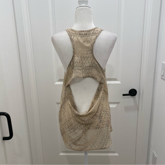 Tan and Black print see through tank top blouse - Picture 4 of 6